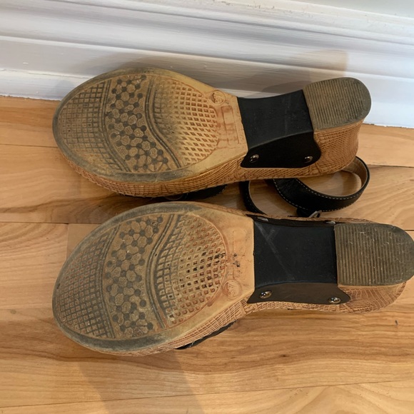 Via Pinky Collection Platform Heels - Picture 7 of 12